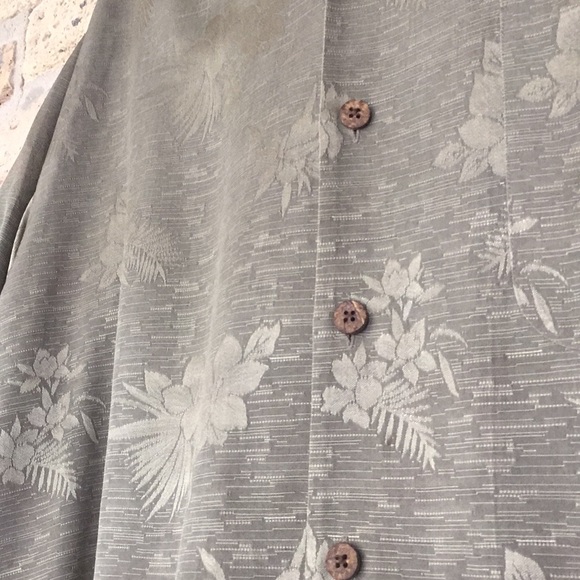 Tommy Bahama Perfect condition 100% silk - Picture 3 of 8